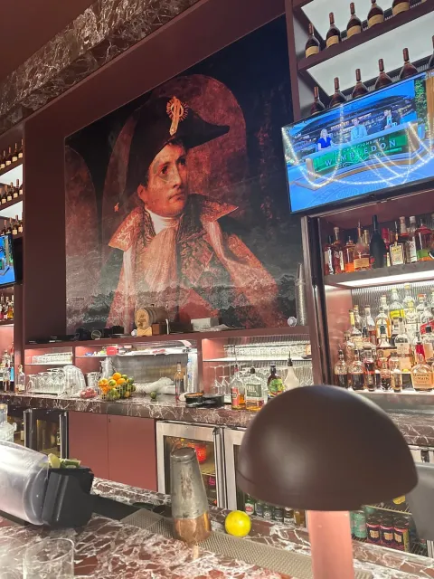 Amazing Bar & The Best Bartender! 🍸🌟