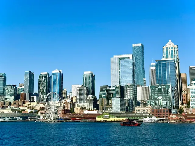 🇺🇸 Seattle's Most Charming Town | Poulsbo Norwegian Village