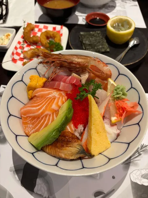 🍣 Tokyo Sushi - A Korean-Owned Japanese Gem Near UofT! 🎓  