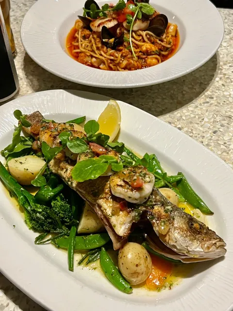 🇬🇧 Is Every Seafood Restaurant in Belfast This Huge & Fresh?