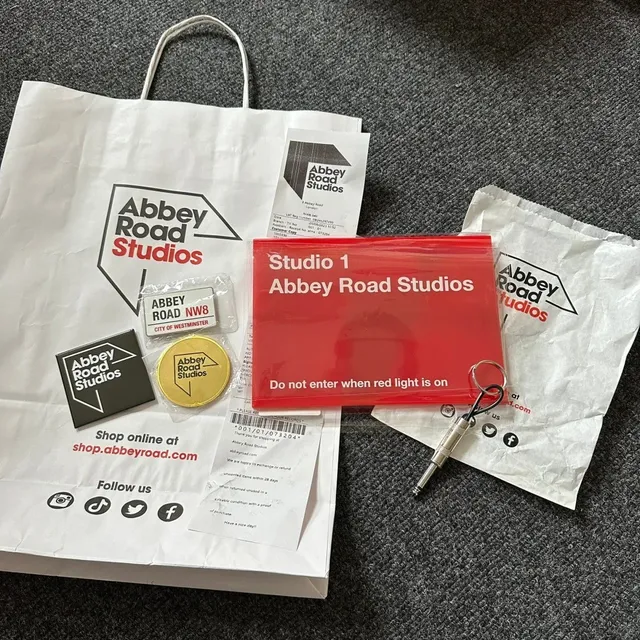 Abbey Road: The Ultimate Beatles Pilgrimage Guide 🎸🚦