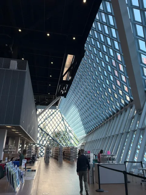 Majestic & Grand, Though Sadly Felt Unsafe Due to Homelessness 🏛️💔