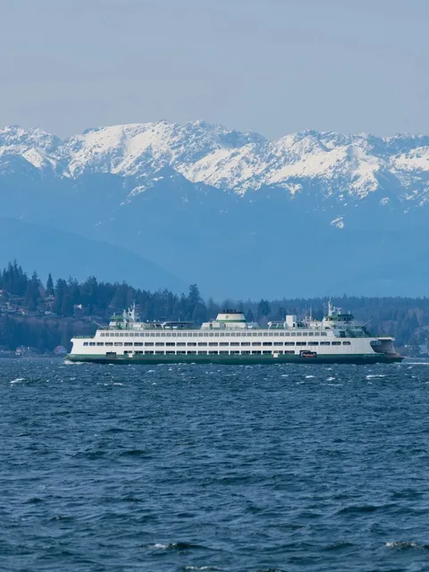 Seattle Travel Inspiration | A Journey on the Waves