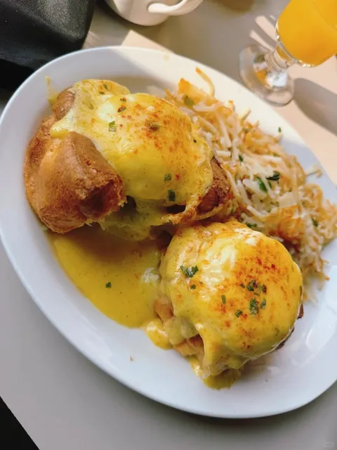 Delicious Brunch in Banff Town! 🍳