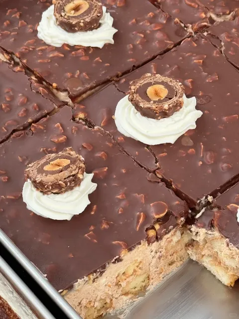 🇺🇸 Tried the Viral Soy Milk Tiramisu at Rowland Heights Night Market