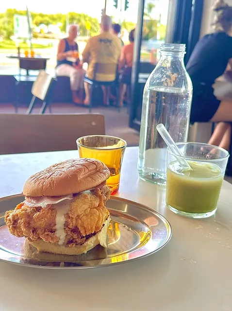 🌿 Cairns Hidden Gem: My Go-To Brunch Spot! 🍳