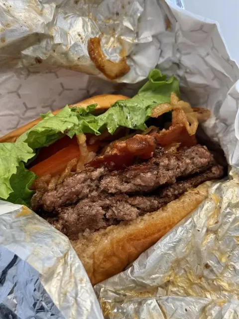 🇨🇦 Saskatoon’s Burger Obsession: Goblin’s Grill – Big