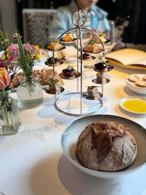 The Most Romantic Michelin One-Star French Cuisine in Paris