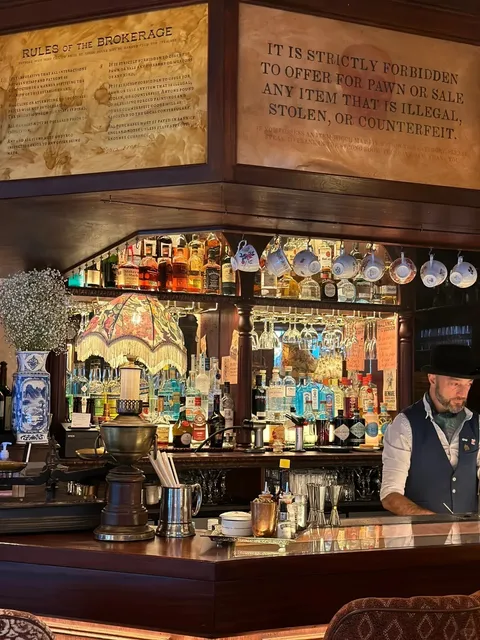 🍸 A Glass of Glamorous, British Retro Elegance, Please! 🎩✨