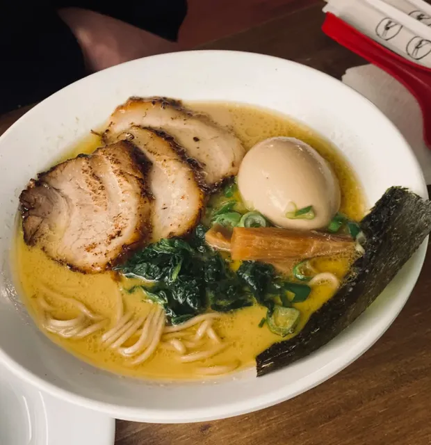 Waren explores Natsu Ramen 🇯🇵