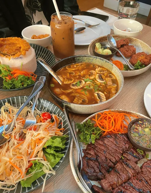 Vancouver Thai Food Showdown: 7 Restaurants Ranked! 🍛🔥