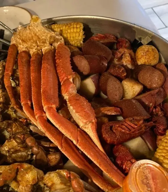 Mr. Shuck's Seafood |A No-Frills, High-Value Seafood Feast on the Road