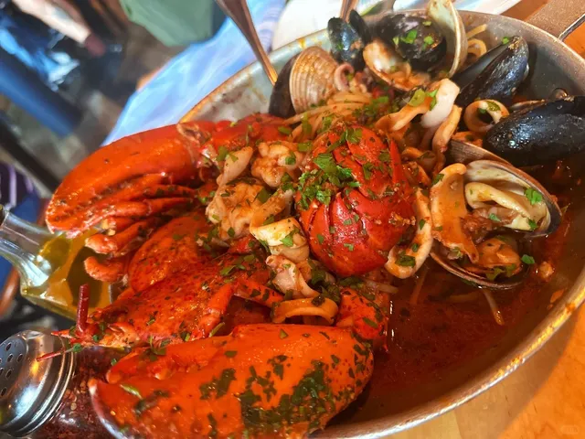 🦑 Daily Catch | Boston's Iconic (But Overhyped?) Seafood Spot  