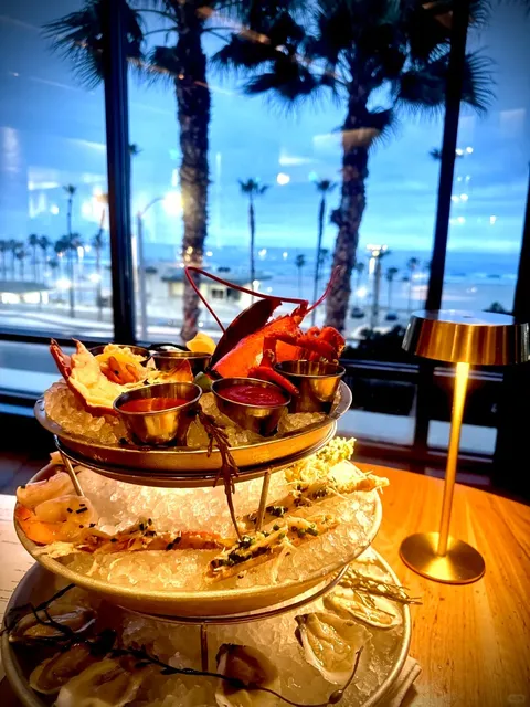 A Cozy Spot in Huntington Beach 🏖️✨