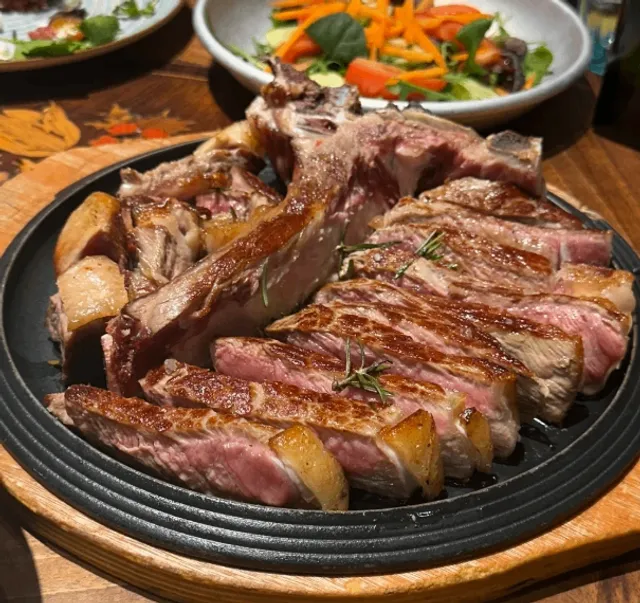 Florence steak + the best tartare.