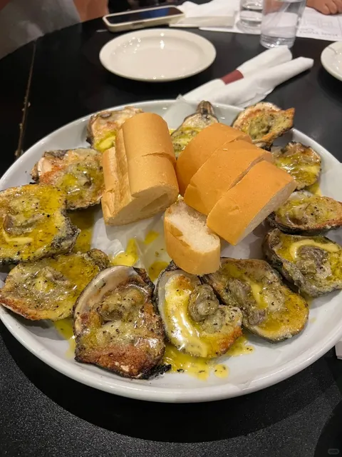 Katie’s Restaurant & Bar | A Local Gem in NOLA! 🏠🍽️