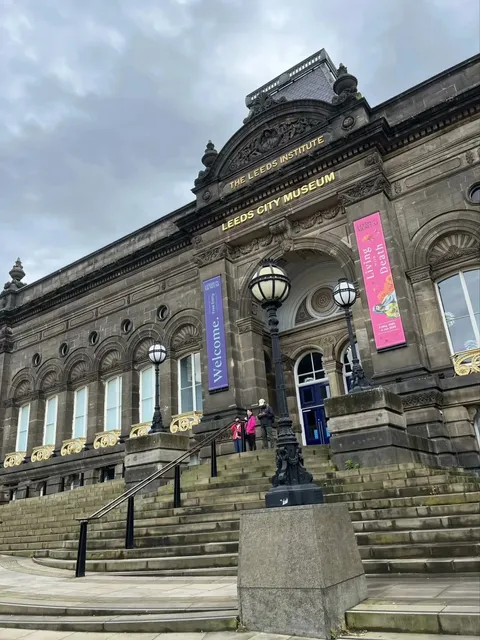 🌰 Leeds, Yorkshire's Academic Gem 📚