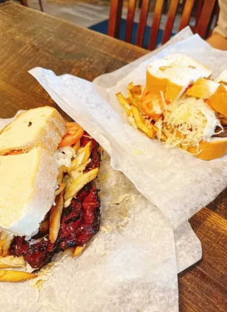 Pittsburgh's Iconic Sandwich: Primanti Bros.! 🥪💥