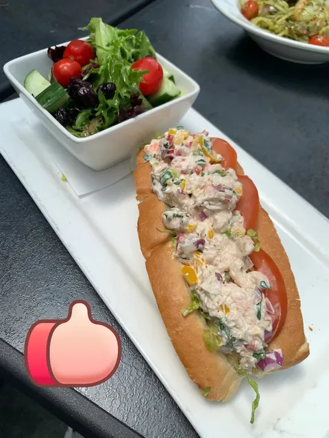 🇨🇦 Is This Viral Toronto Oyster Spot Worth the Hype? 🦪