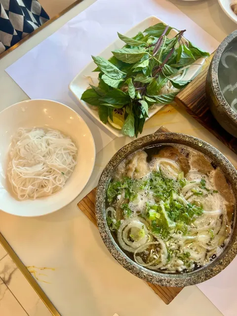Huge Portions & Great Value Vietnamese Pho in the SGV! 🍜