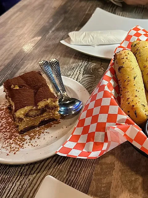 📍 Mamma Mia Restaurant and Bar 🥂