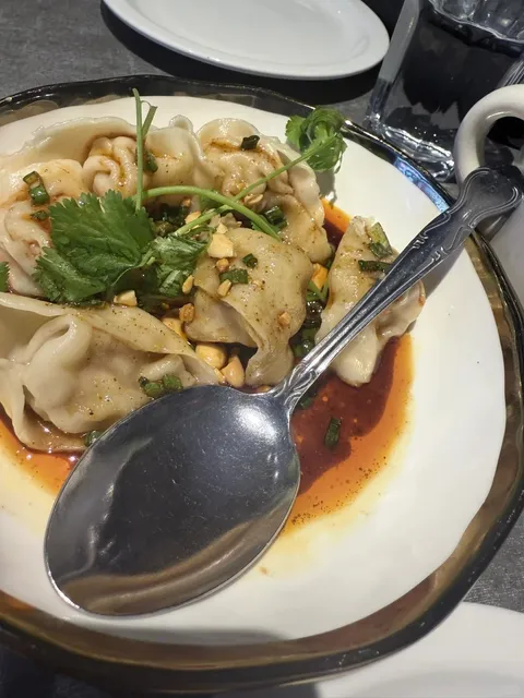 Where to Stay & Eat in Aspen? 🏨🍽️