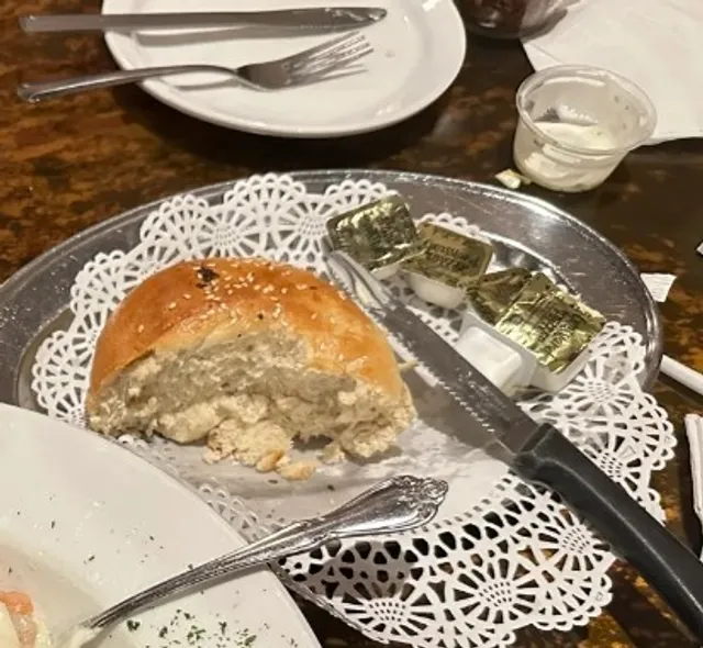 🍕 Antonio's Pizza | A Cleveland Staple for Hearty, Classic Pies