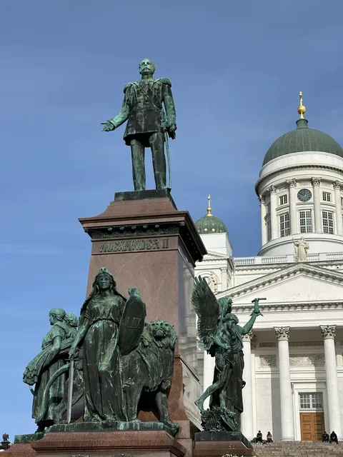 Helsinki, Finland | Red Rose and White Rose 🌹🤍