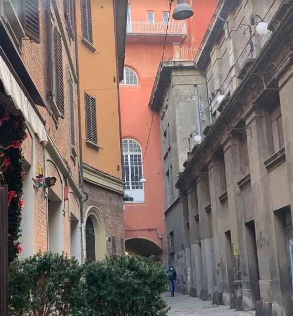 An Elegant Italian Feast in the Heart of Bologna's Old Town 🍷