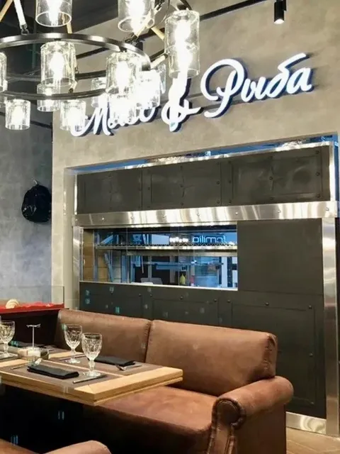 🇷🇺 Moscow Restaurant Review | High-Quality Chain Restaurant  