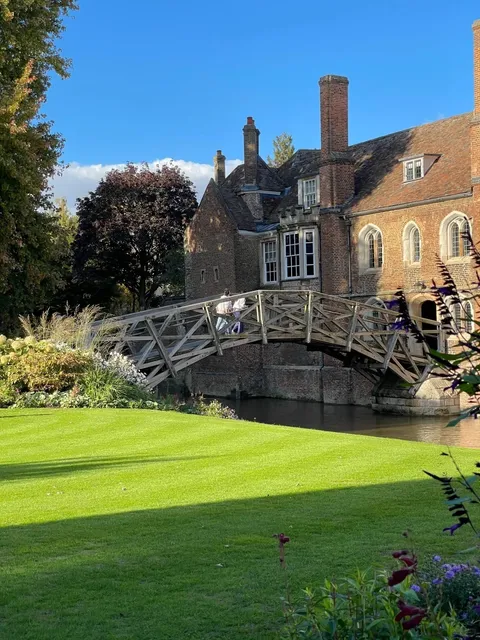 Cambridge | Where Poetry Meets Rationality 🛶🦢