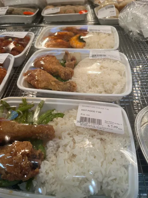 T&T Supermarket's $7.99 Lunch Mystery Box - A Budget Foodie's Dream! 