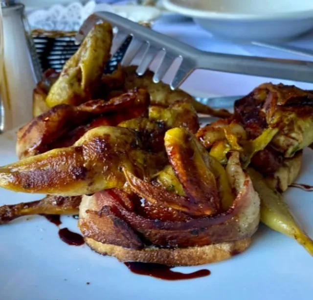 🍷 Sangria Y Tapas - Cleveland's Vibrant Spanish Escape! 🥘