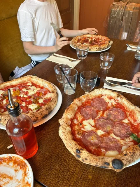 Delicious & Friendly – A Safe Bet in Covent Garden! 🍕😋🌟