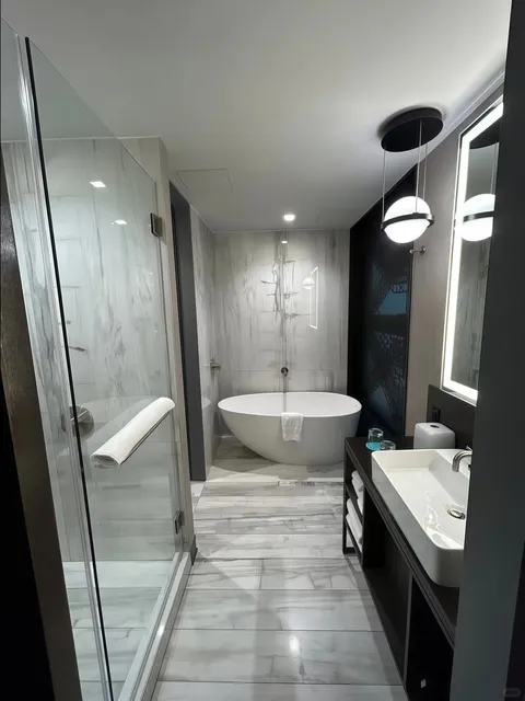 Times Square NYC: Stay in the Heart of the Action 🏙️💥