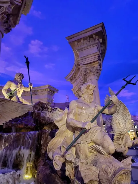 🇺🇸 Top 10 Instagram-Worthy Spots in Las Vegas! 📸✨