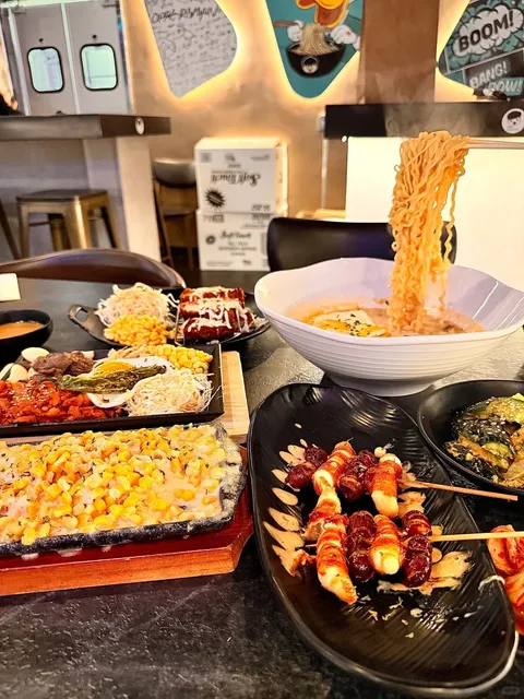 🇺🇸 Who Knew Korean Ramen Could Be Eaten Like This? 🍜