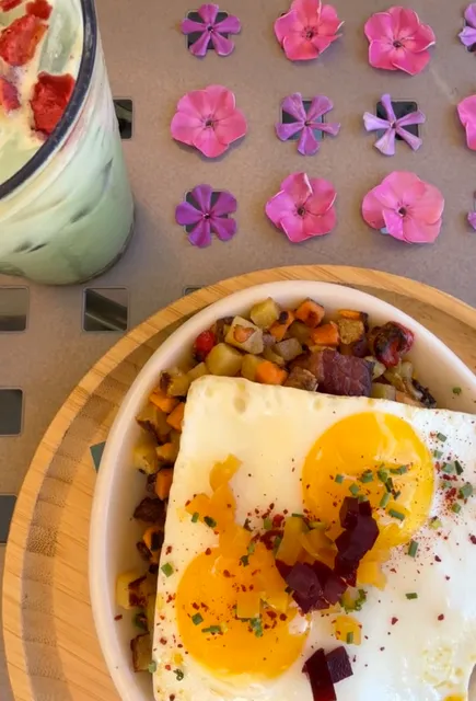 Oregon | Portland’s 4.6-Star "Pretty Meal" 🌸