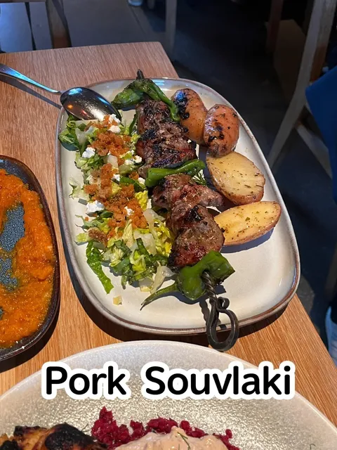 Ladino – Where Ambiance Outshines the Food 🍽️🌿