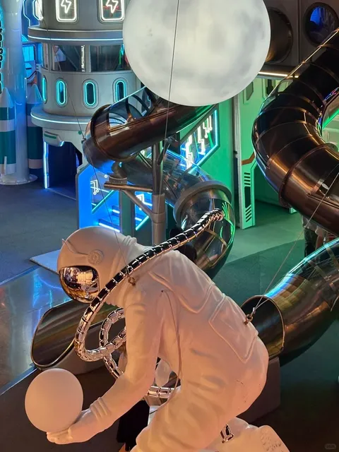  Space-Themed Indoor Playground Blasts Off! 🚀