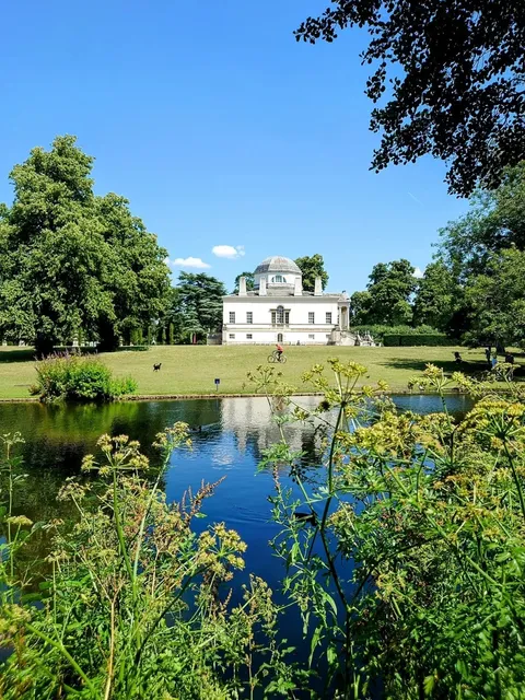 🇬🇧 The Ancestor of English Gardens: A Perfect Day Trip in London