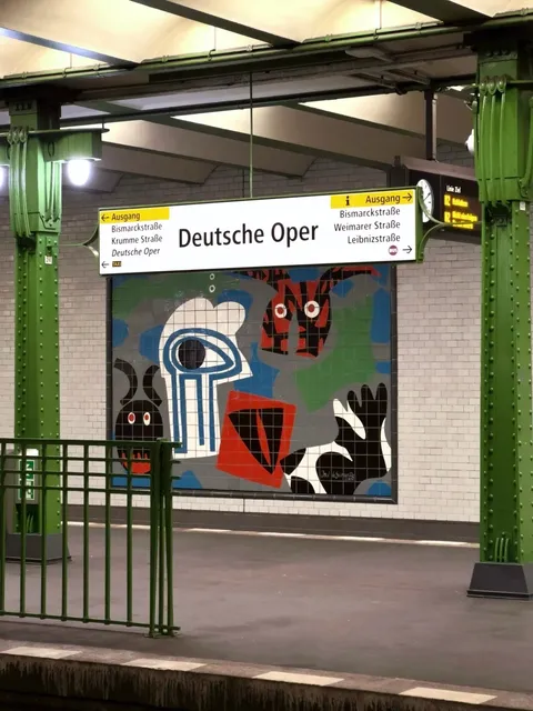 Berlin U-Bahn Illustrated | Opera Gallery Deutsche Oper