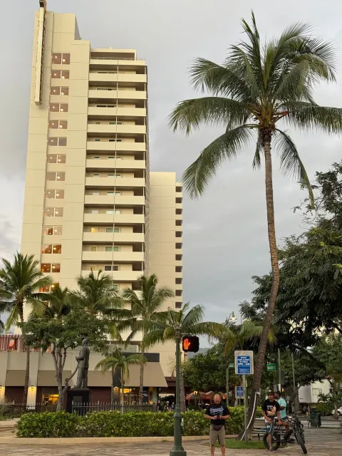 Great Hotel – Easy Walk to Beach & Shopping! 🏨