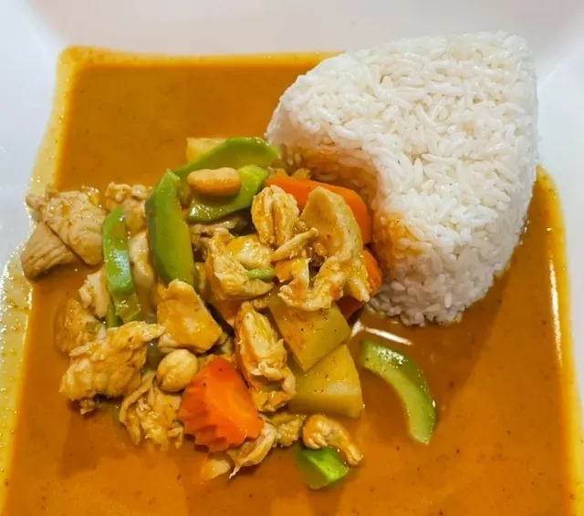 Ruan Thai Cuisine - Savannah's Broughton Street Flavor Journey! 🌏✨