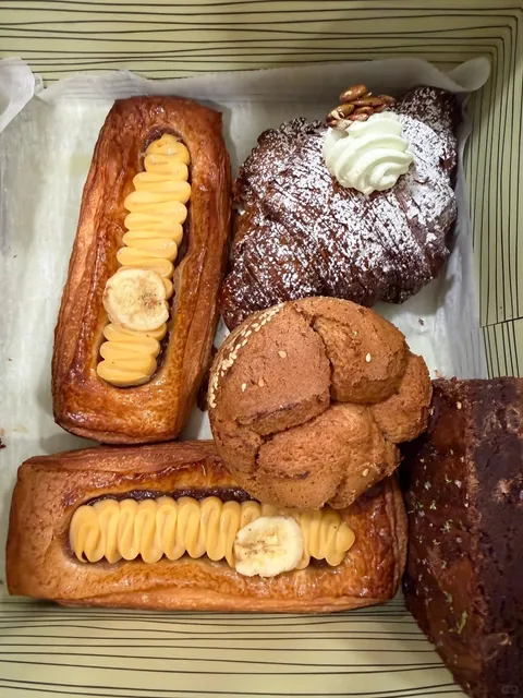 Recent Visit to Chicago’s Popular Bakery Del Sur 🥐