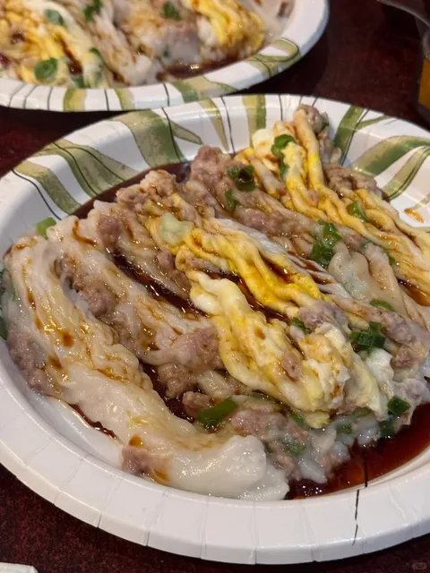 Obsessed with this SF spot’s rice rolls & claypot chicken lately!! 🥹