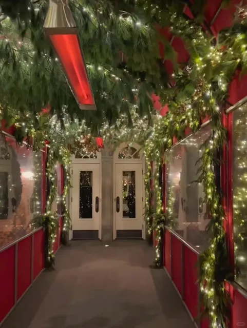 ✨ Tavern on the Green: A Central Park Icon 🌟