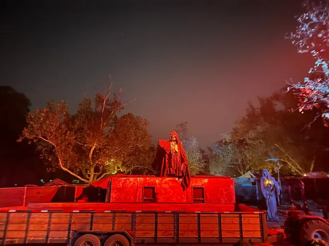 LA’s Most Family-Friendly Haunted House: Haunted Hayride 🎃🚜