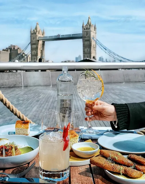 London 🇬🇧 A Tower Bridge View Restaurant for Just £20 per Person! It