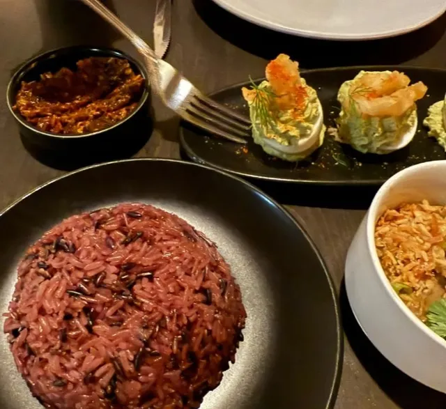 Vinai 🍲 | Where Hmong Tradition Meets Modern Culinary Artistry!